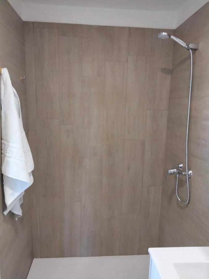 Anam Cara House Hostel Serantes  ภายนอก รูปภาพ